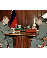 На фото Асламбек Ахмедович Аслаханов
