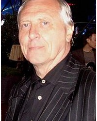На фото Питер Джон Гринуэй